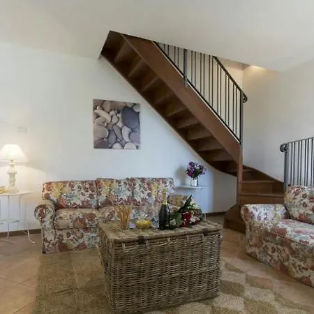 Sleeps 4 * Varenna